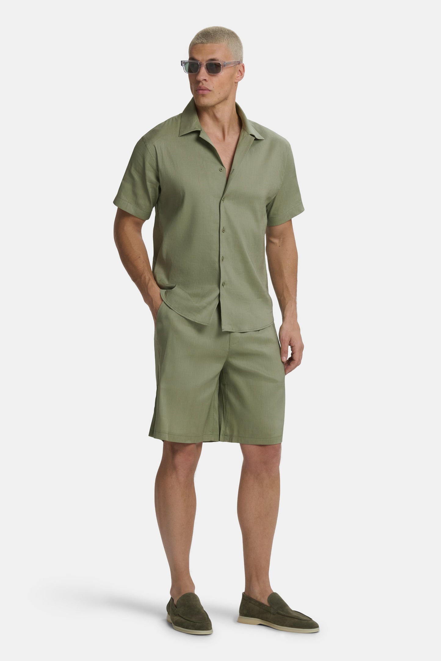 PANTALONES CORTOS DE LINO
