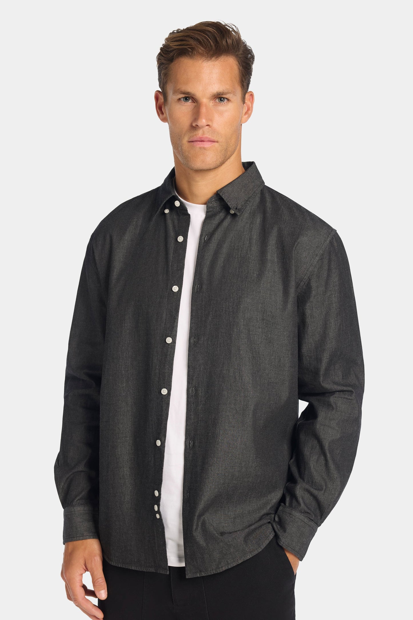 THE CHAMBRAY SHIRT