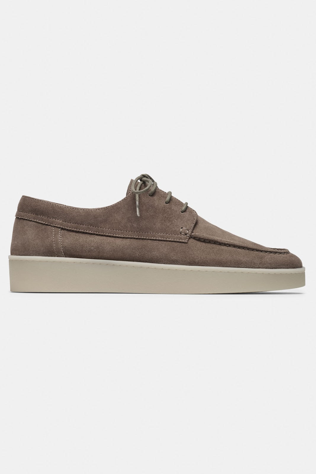 MOCASÍN CLÁSICO CON CORDONES