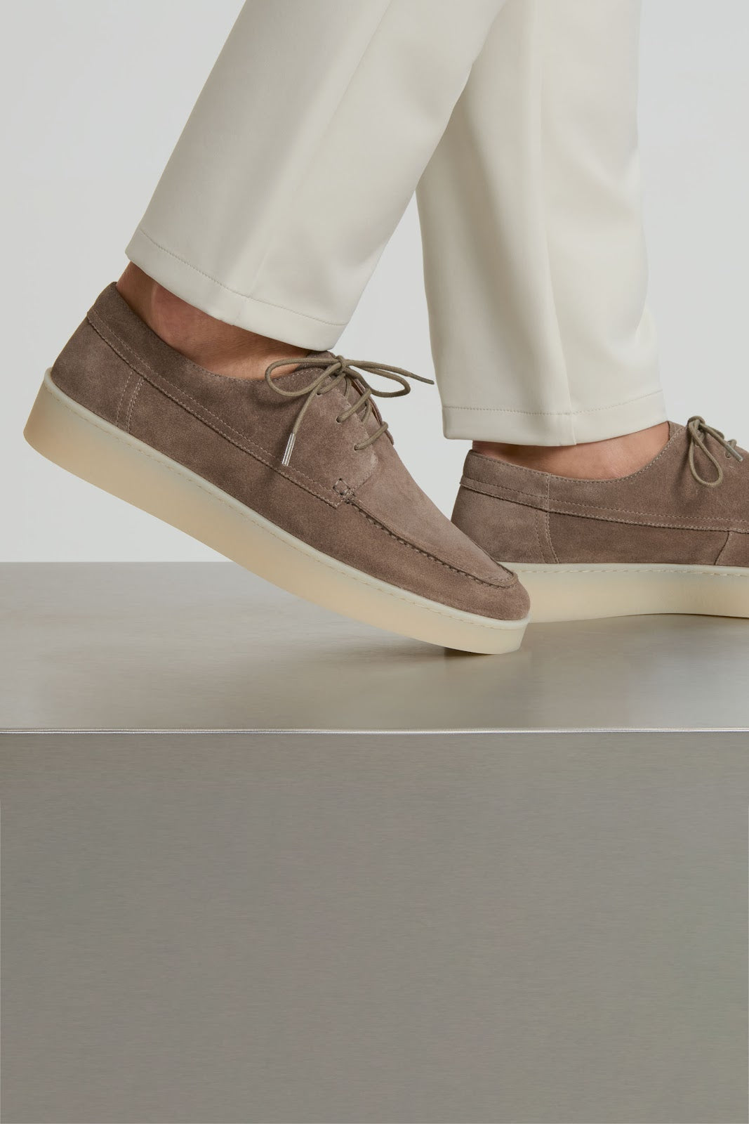 MOCASÍN CLÁSICO CON CORDONES
