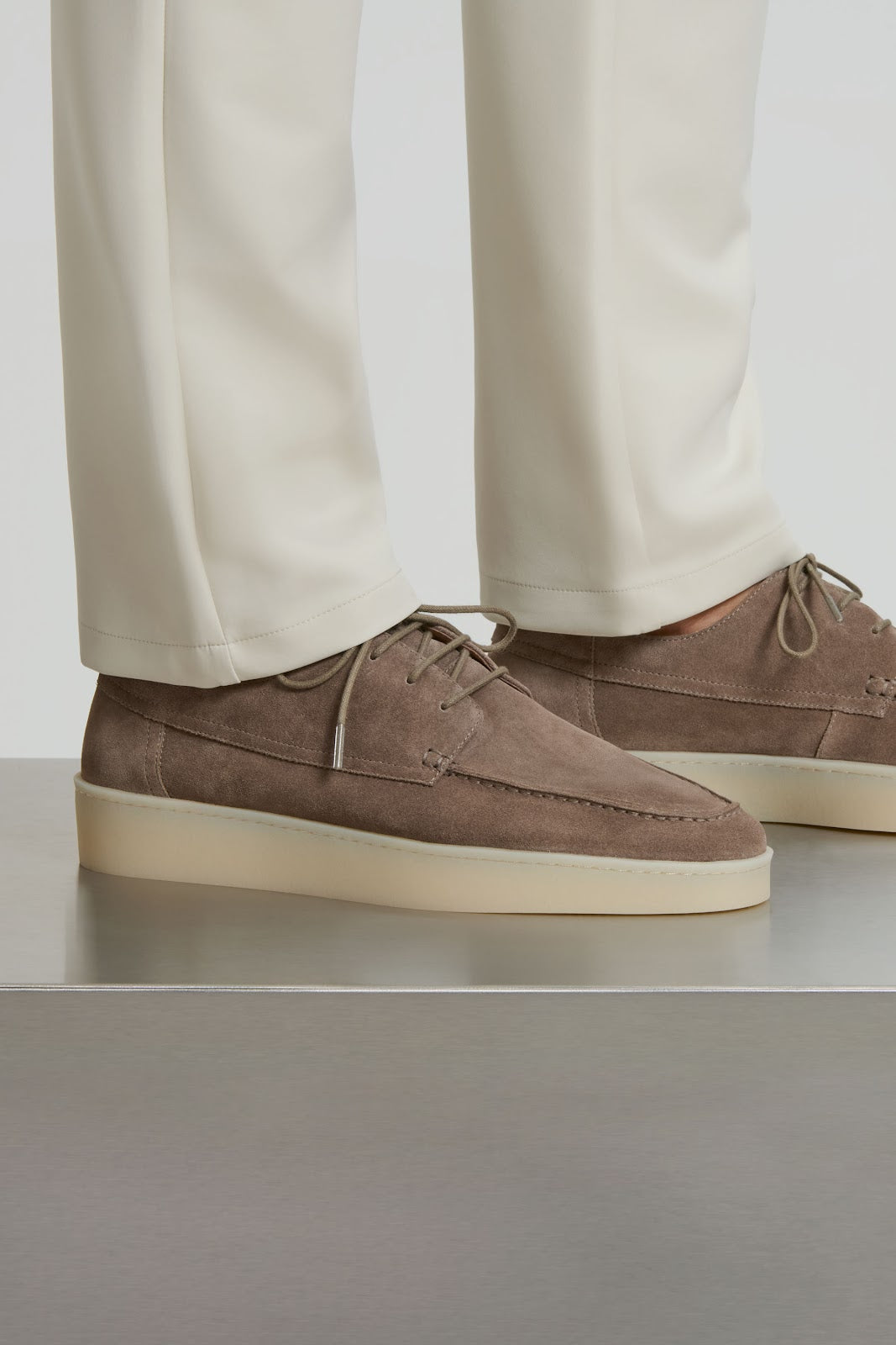 MOCASÍN CLÁSICO CON CORDONES