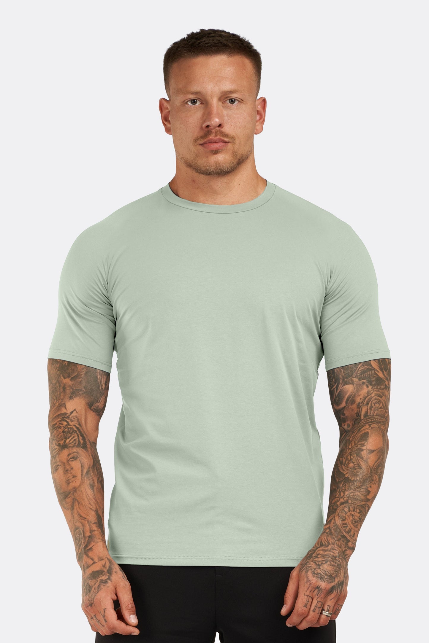 THE ESSENTIAL T-SHIRT