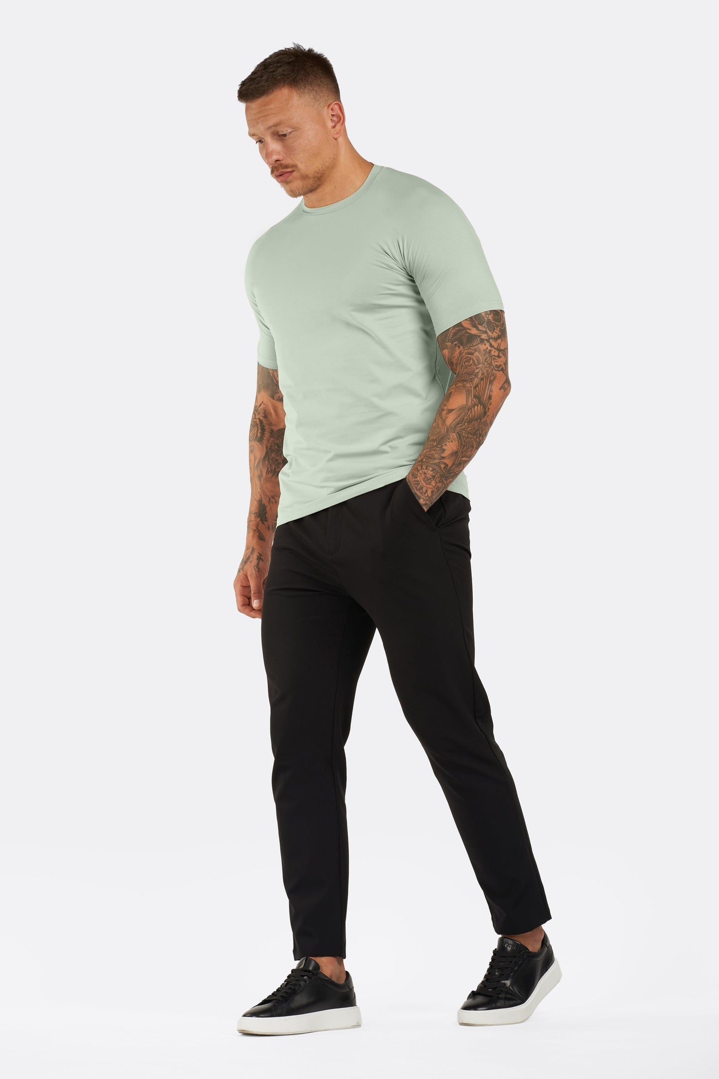 THE ESSENTIAL T-SHIRT